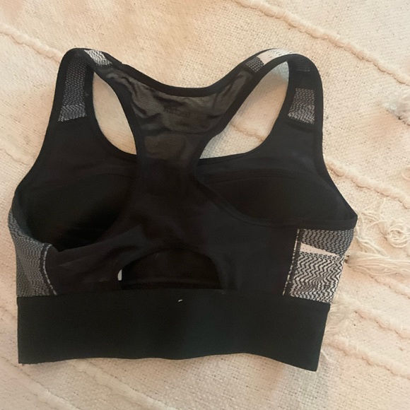 Adidas top - Picture 5 of 6